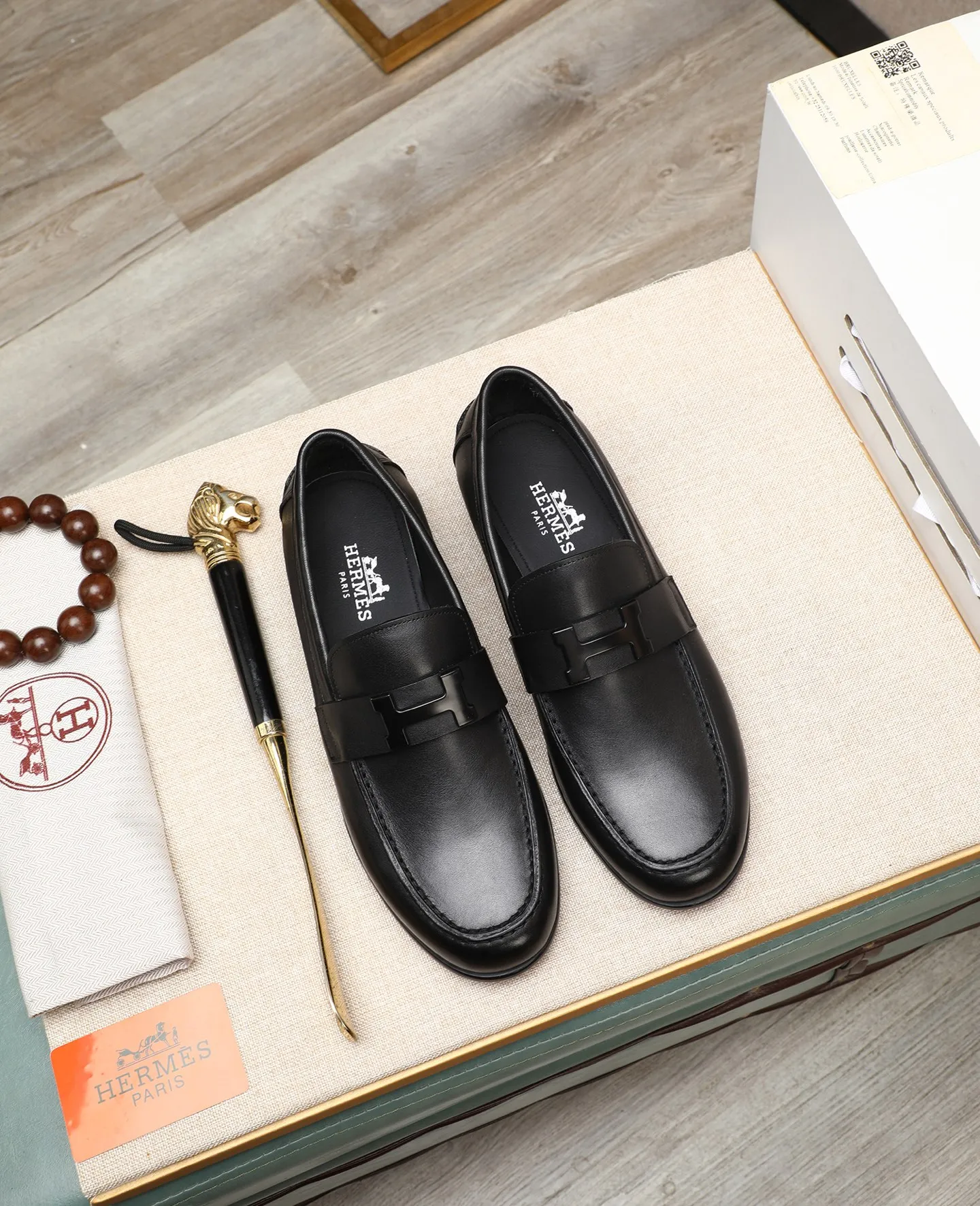 Men's shoes 💰620 Original quality Brand: Hermès Standard code: Men's code: 39.40.41.42.43.44 (38.45. Customized) Grade: Same style as the official website Original quality Material: Original cowhide Original breathable cowhide lining Original outsole Style category: Men's fashionable casual leather shoes Color: Actual picture